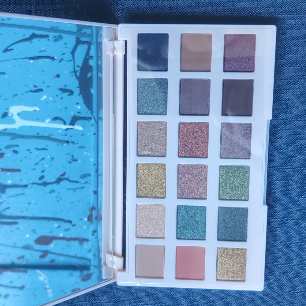 ❗The Editor Palette: New England